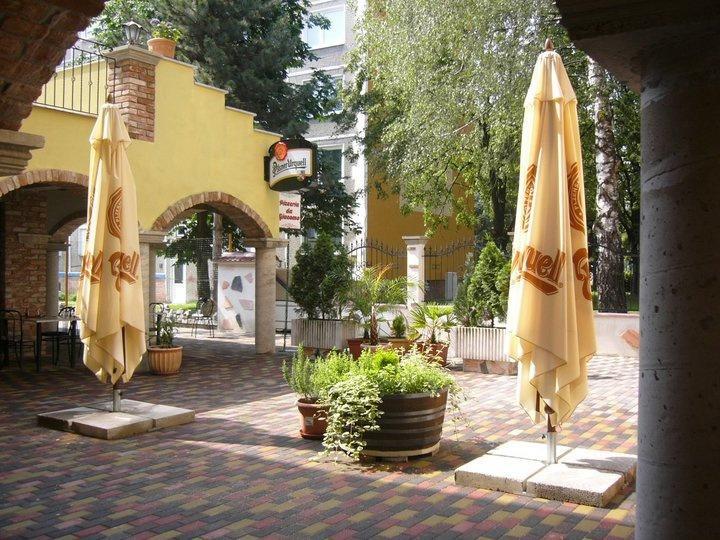 Penzion Da Giacomo Trenčín Екстериор снимка
